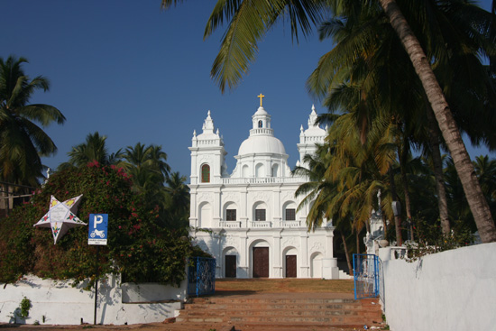 Goa Alexander kerk naast ons hotel in Calangute IMG_9264.jpg